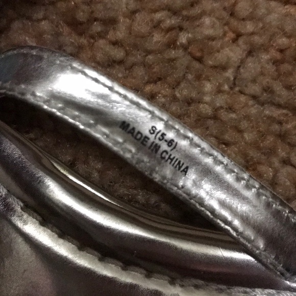 Silver flip flops - Picture 7 of 7